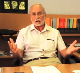 Botão que abre um vídeo. Imagem retirada do vídeo: Professor Dr. Alberto Pelegrini Filho.